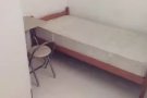 淡滨尼地铁站大牌146有小房间出租，非隔间，只租一人，楼下巴士一站直达机场