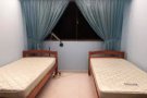 步行到Khatib 地铁站。大牌867 Yishun St 81。
