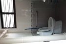 三房组屋大牌49 Dorset Road，走路到花拉公园地铁站Farrer Pa