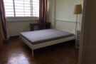 东海岸，马林百列区，现有一间客房$1000.  水电网S$150以内包，住人少