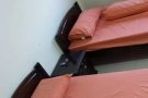 一位女生搭房