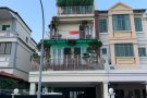Westwood crescent 主卧出租  可入住  空调  大床  无房东  无中介费  单身