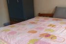 淡滨尼东有单间夫妻房出租，900包水电，可以小煮，本屋地址靠近地铁站走路5分钟，随时入住，楼下巴士站，大牌305邮编52