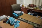 后港地铁站对面两人间男生床位一个，单人床