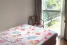 丹纳美拉地铁站附近，高档公寓单间出租（含独立卫生间）。欢迎单身专业人士。