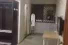 （无中介)距JCU一分钟，距阿裕尼地铁站700米组屋主人房出租