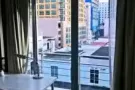 多美歌大公寓主人房  落地窗，五分钟步行到多美歌地铁站，bugis地铁站，smu