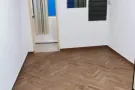 阿玉尼地铁站附近有房间出租，只要一个人