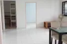 后港地铁有主人房间出租，交通方便干净