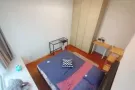 绿线-劳明达，新加坡移民厅对面，楼下就是商场，正地铁站，多辆巴士直达全岛，交通便利
