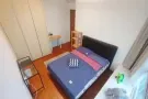 紫线-花拉公园，楼下就是商场，多辆巴士直达全岛，整套居住人少