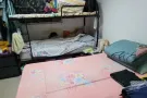 床位出租，租金400 要男生。一个房三个男生。有房东和猫狗。