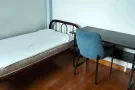 Blk 211, jurong East st21 ，1位男性马公民