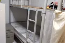 马西岭地铁附近，邮编730331 男床位，四人间，月租400 水电网全包，可以做饭 可报本屋服务业合法地址！