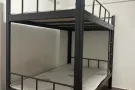 招男床位一人