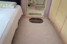 海军部地铁站附近有大主人房出租，整套屋住的人少安静可煮饭水电费冷气网络全包，房租可商,房间通风非常好无阻挡.整套房子干净