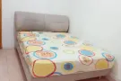 商场楼上近 Paya Lebar，（大型）2间房间, 2间厕所,宽大客厅，厨房,全间出租 (冷气，家私齐全）