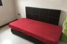 大牌180B 年轻男生，爱干净，可以马上入住，睡客厅可报本屋地址