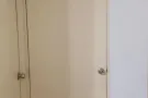 1分钟到海军部地铁站佣人房出租。限1个女生。请电：91505796。