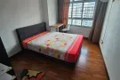 普通房子啊，在Sengkang很靠近 MRT