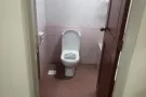 公寓楼，房间大，整间就住五个人