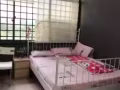 马里士他黄埔巴萨里面老式公寓有多间单间出租，可以住夫妻：一个房间住俩人：包水电网