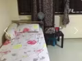 Marsiling mrt blk : 162，四房组屋，有一主人房，一人400
