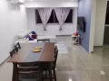 兀蘭 步行能到地鐵，巴士轉換站，商場，大學。