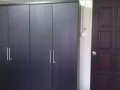 一位女生搭房