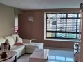 乾淨舒適普通房，限女性。（家有女傭會打掃）