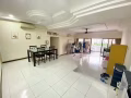 中巴鲁超大公寓主人房出租