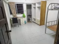 光明山地铁站，男搭房