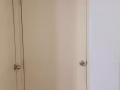 1分鐘到海軍部地鐵站傭人房出租。限1個女生。請電：91505796。