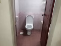 公寓樓，房間大，整間就住五個人
