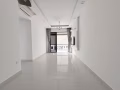 万国地铁步行五分钟